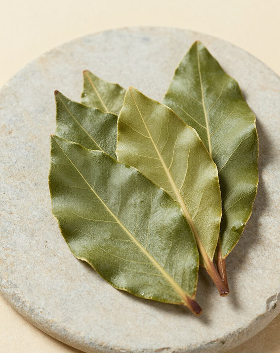 Grade A hand-selected whole dried Georgian bay leaves